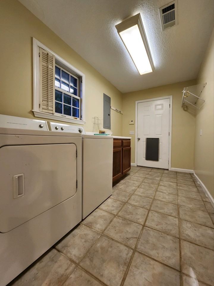 473U Bailey Rd - Photo 2 of 11