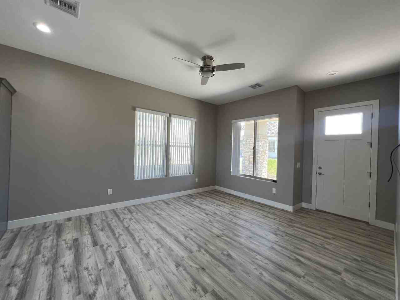 1368 Harker Ct - Photo 5 of 15