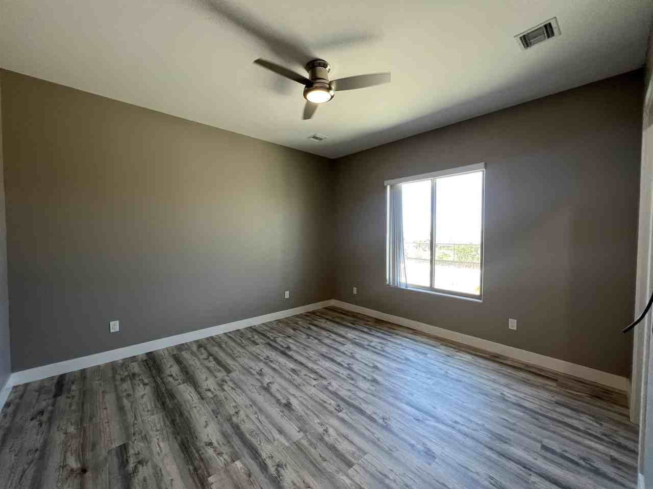 1368 Harker Ct - Photo 2 of 15