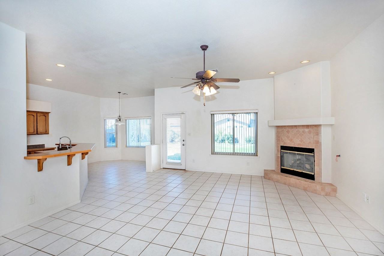 11662 S Prescott Ave - Photo 3 of 32