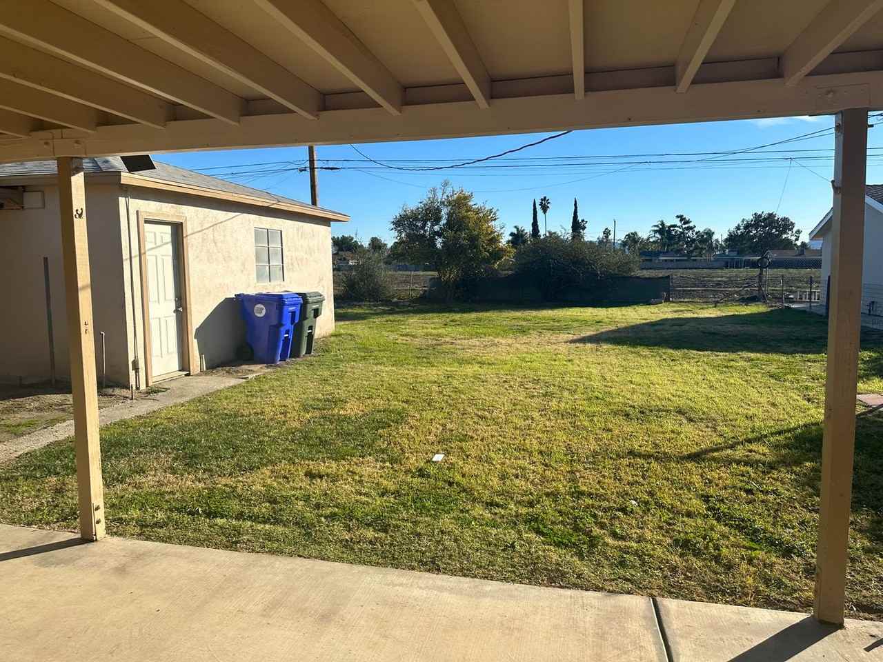 25015 Union St - Photo 3 of 15