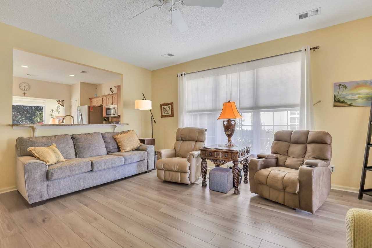 16 Plum Ct - Photo 6 of 36