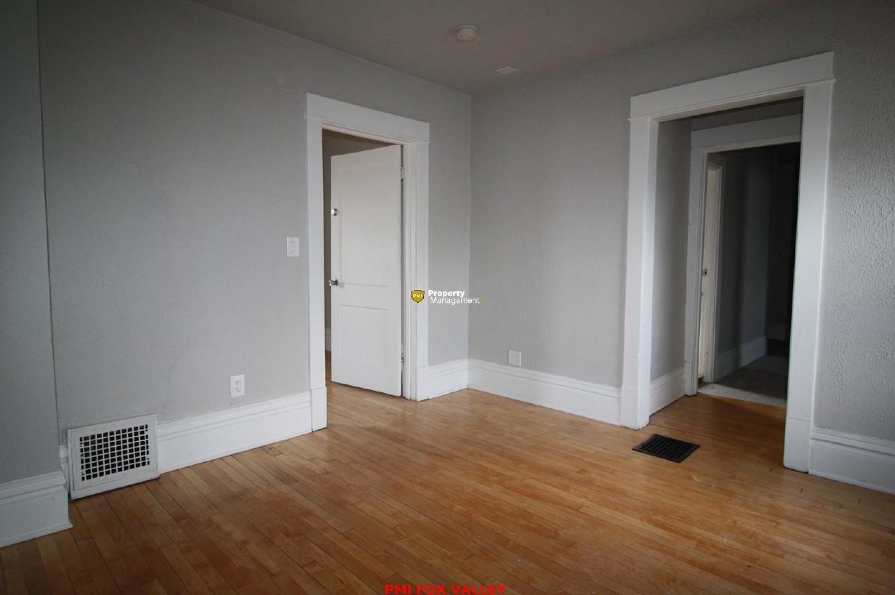 102 W Irving Ave - Photo 7 of 25