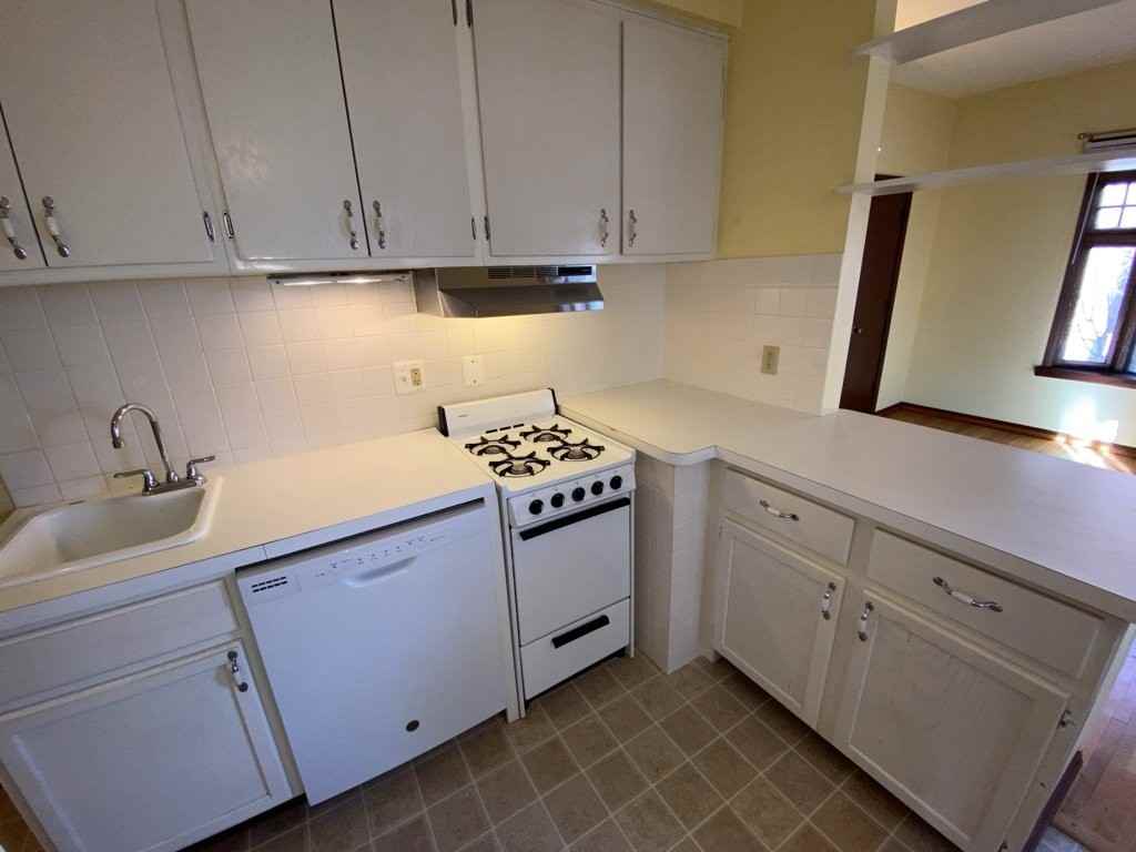 2008 Dupont Ave S #6 - Photo 2 of 13