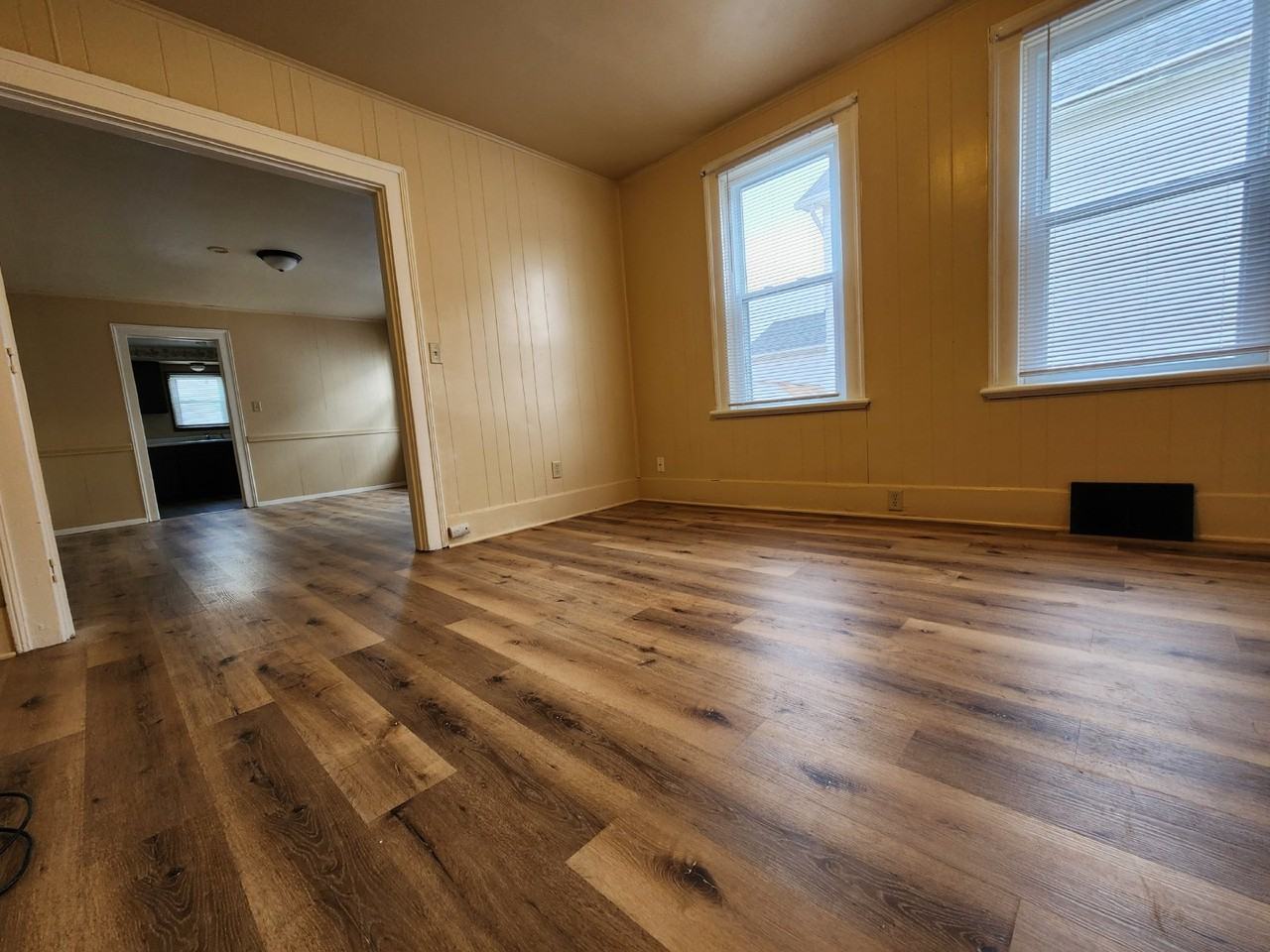 310 W 7th Ave - Photo 4 of 17