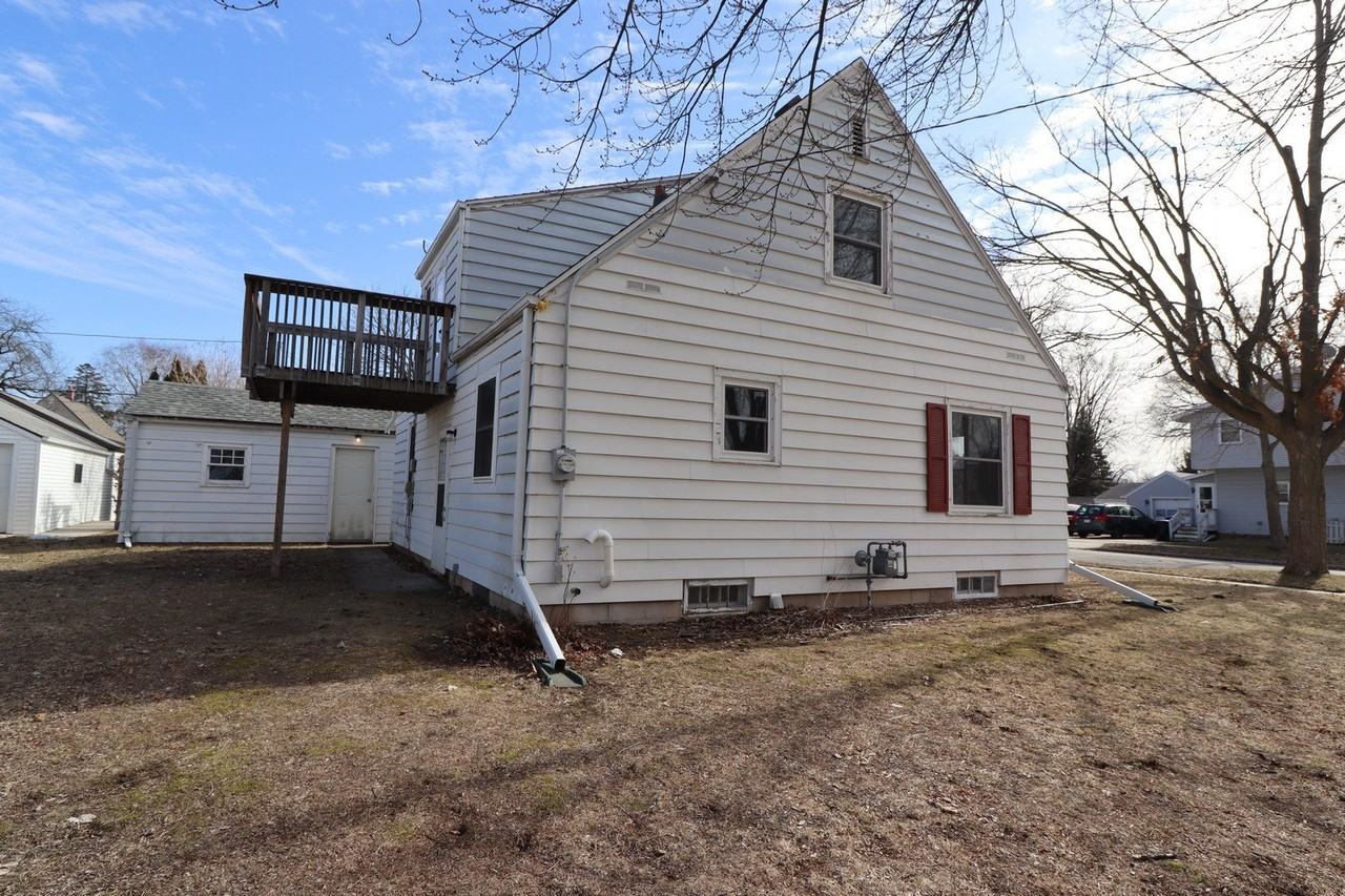 124 W Marquette St - Photo 3 of 32