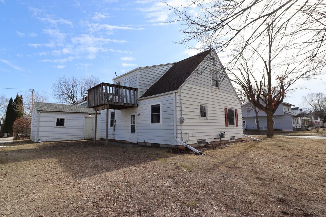 124 W Marquette St - Photo 4 of 32