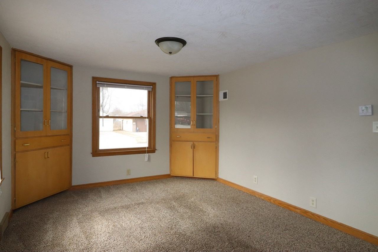 124 W Marquette St - Photo 6 of 32