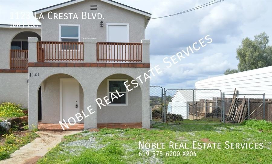 1123 La Cresta Blvd #B - Photo 2 of 12