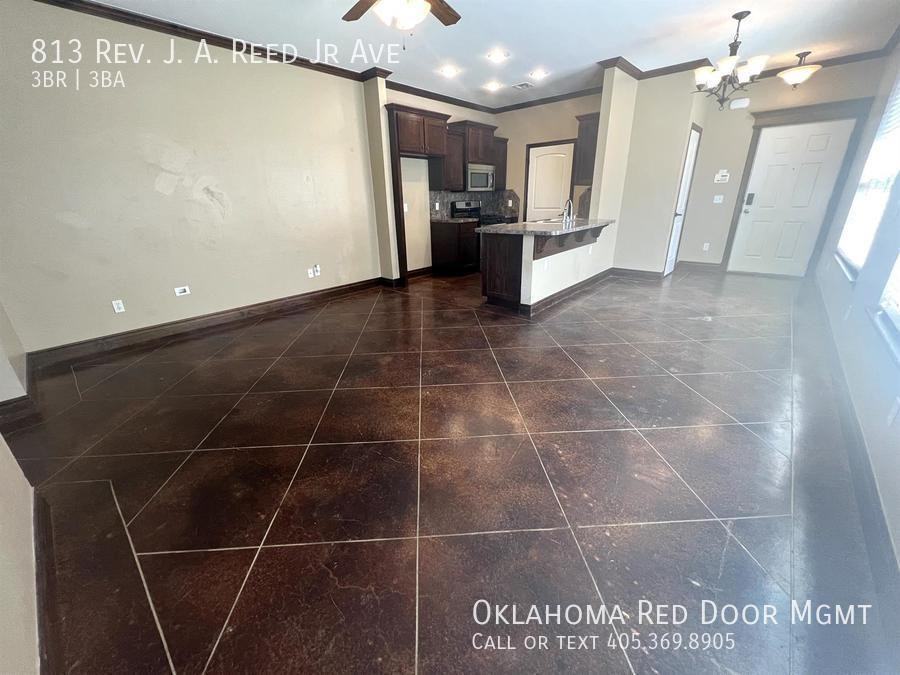 813 Rev J A Reed Jr Ave - Photo 3 of 21