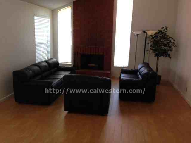 1637 Peachwood Dr - Photo 2 of 10