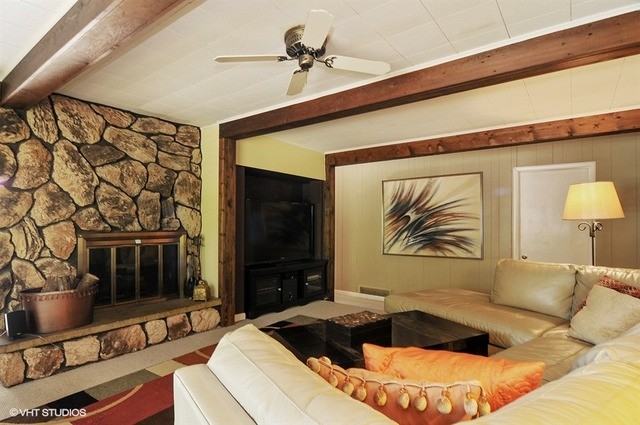 38891 N Lakeview Ave - Photo 3 of 10