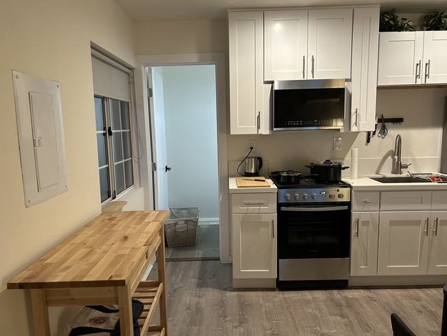 3056 Myrtle Ave #NA - Photo 6 of 15