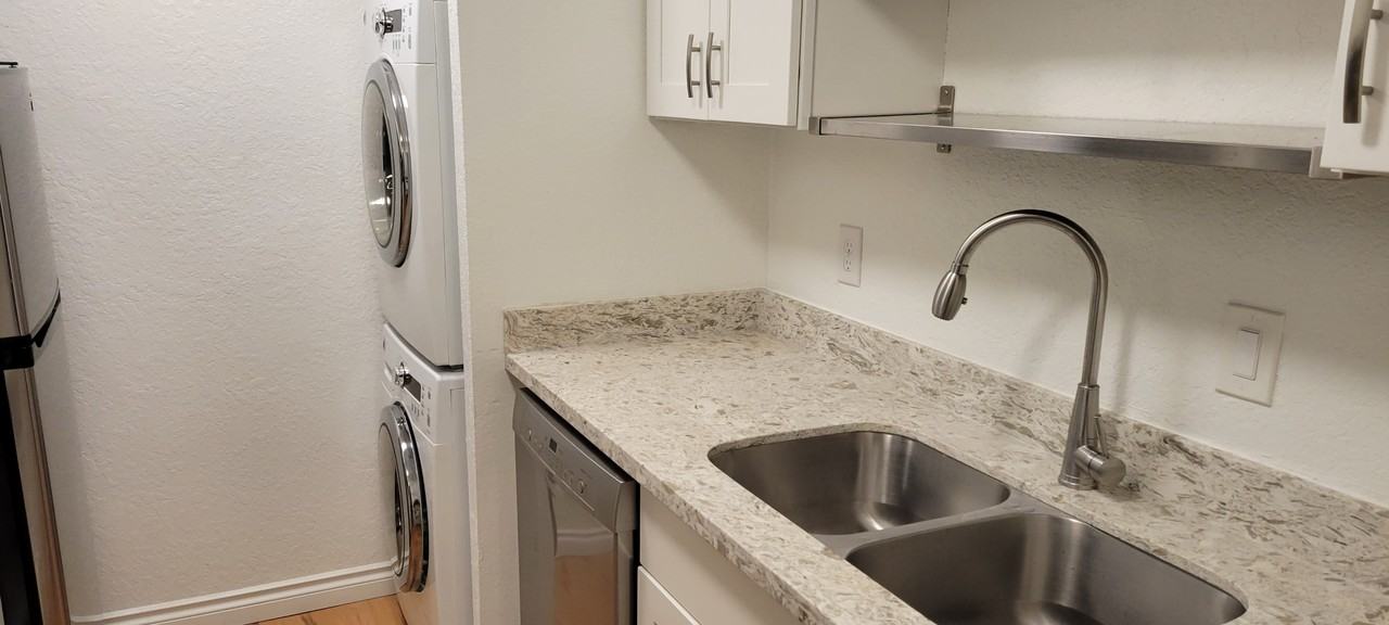 435 Williams Ave N #104 - Photo 2 of 6