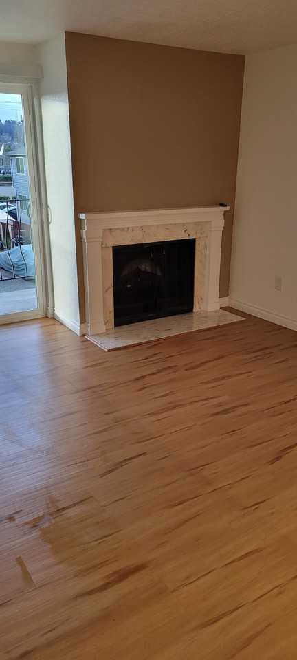 435 Williams Ave N #104 - Photo 3 of 6