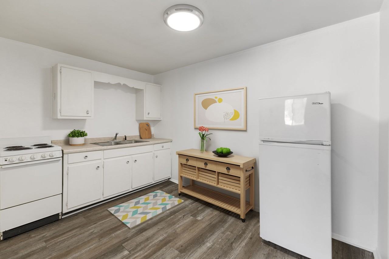 2201 Marsh Avenue - Photo 3 of 5