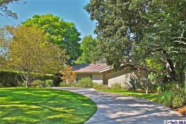 1701 San Pasqual St - Photo 3 of 32