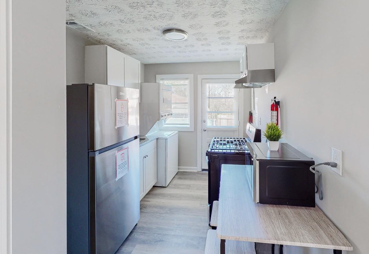 32nd Avenue - Photo 2 of 8