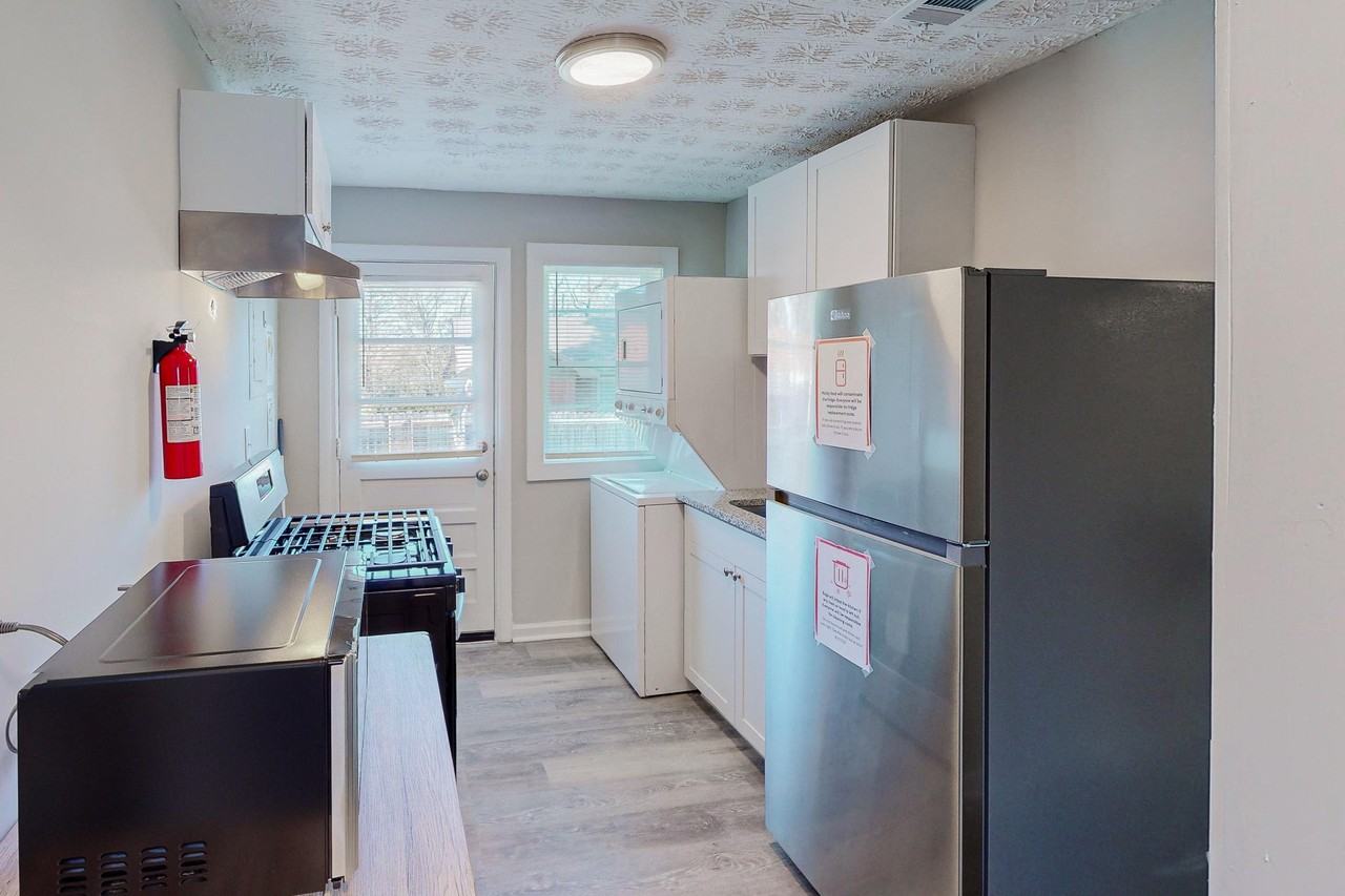 32nd Ave - Photo 5 of 10