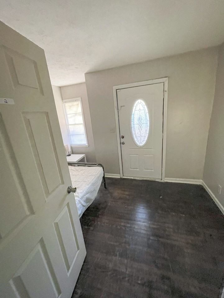 Janet Ln - Photo 6 of 9