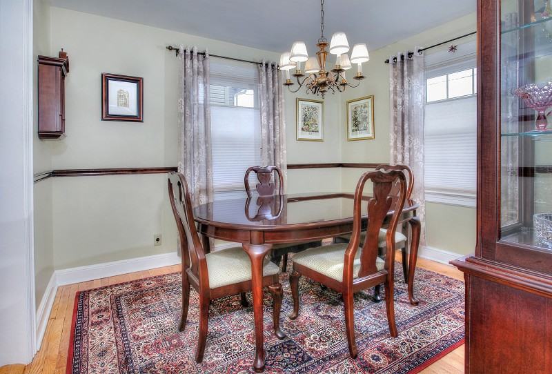 43 Irving Ave - Photo 3 of 12