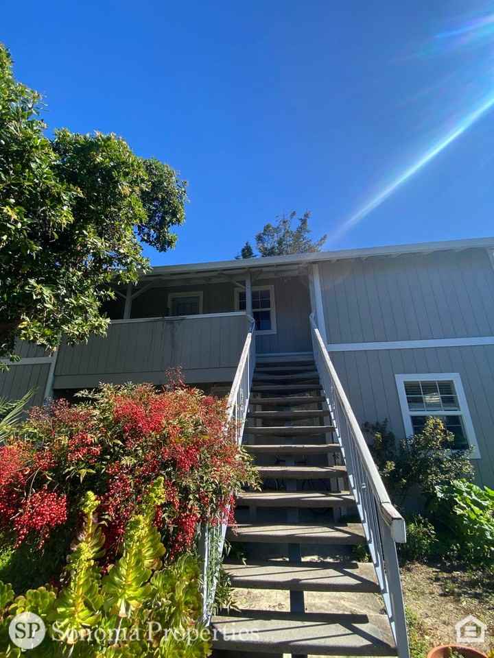 620 Oak Street - Photo 2 of 17