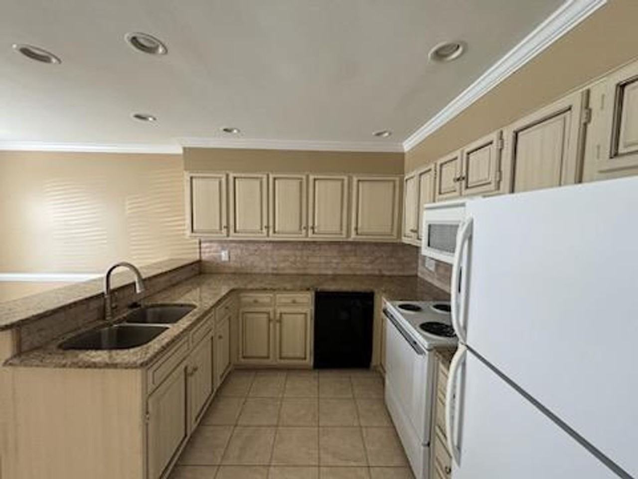 5006 Marigold Way - Photo 2 of 11