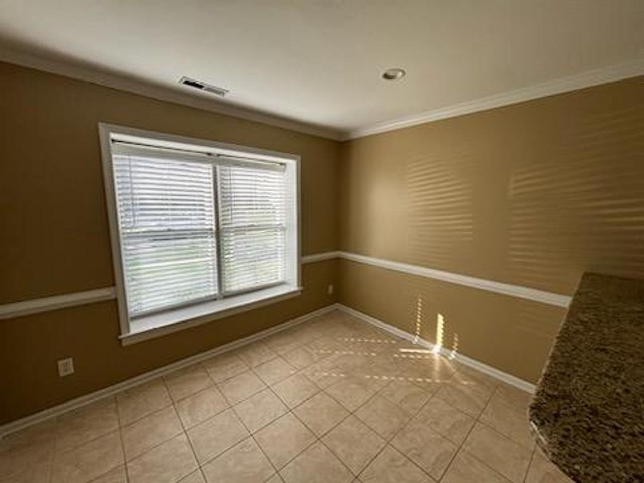 5006 Marigold Way - Photo 3 of 11