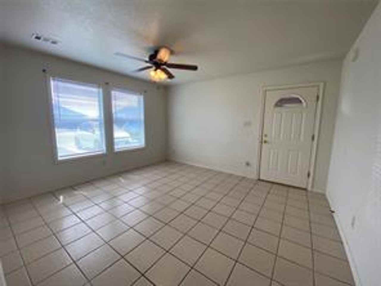 1005 Turkey Creek Ct #B - Photo 3 of 24