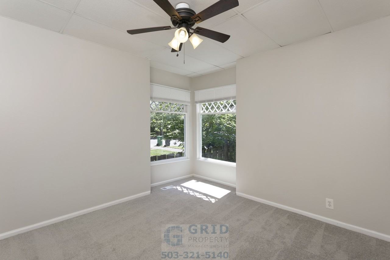 6827 Se Mitchell Ct - Photo 2 of 20