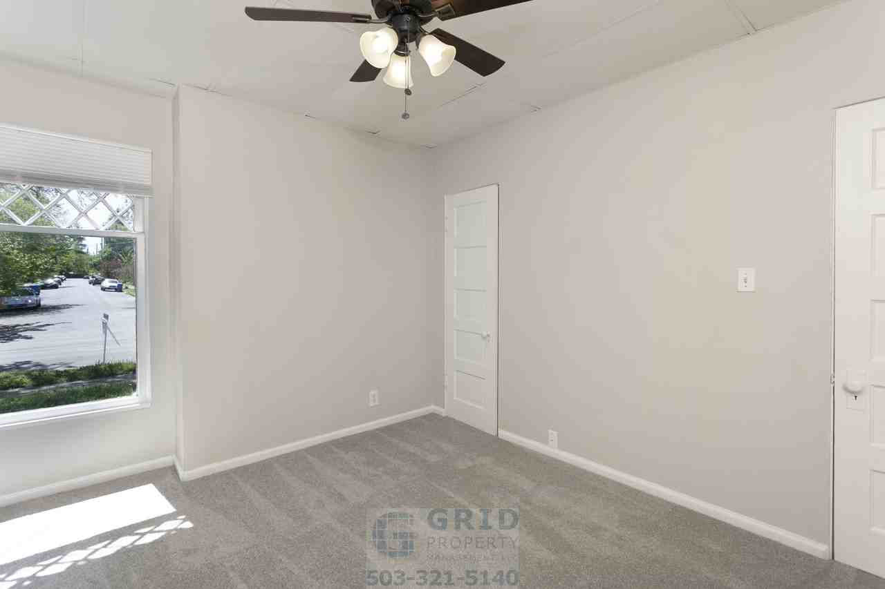 6827 Se Mitchell Ct - Photo 5 of 20