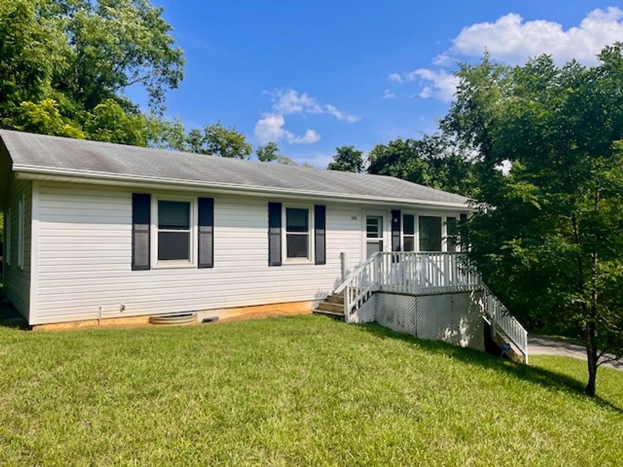 1480 Boxwood Dr - Photo 5 of 28