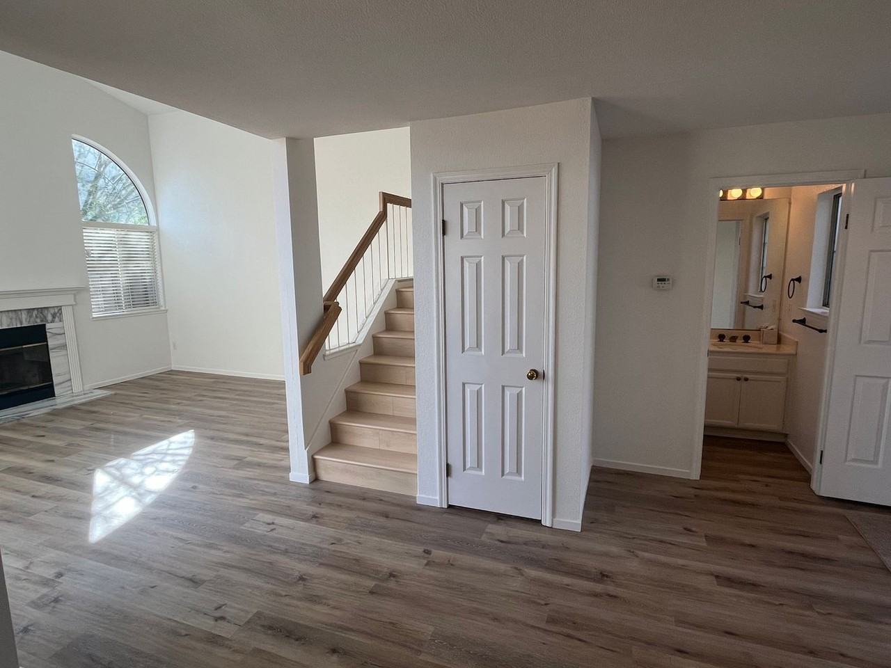 320 Wildrose Cir - Photo 3 of 33