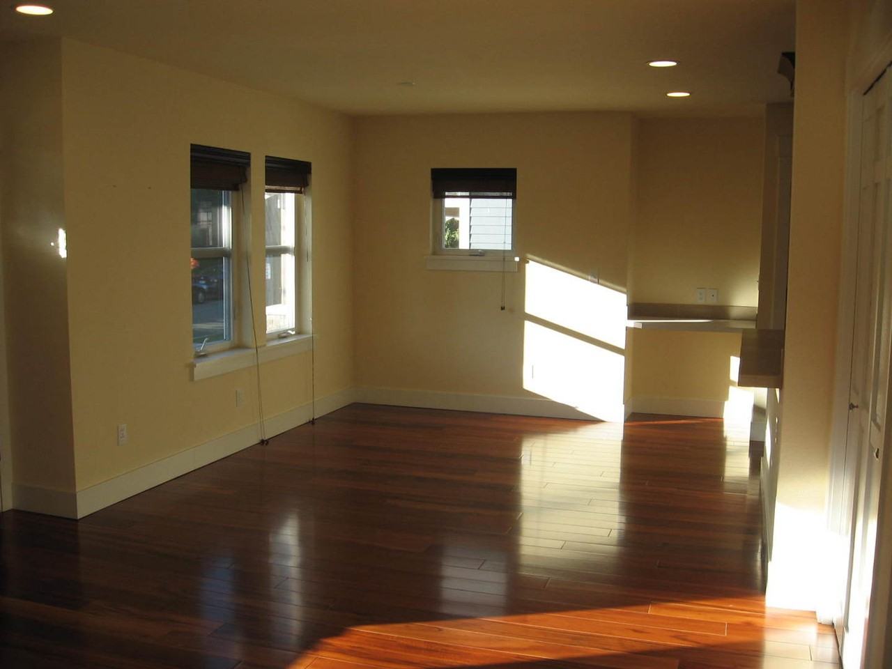 8020 Ashworth Ave N - Photo 3 of 18