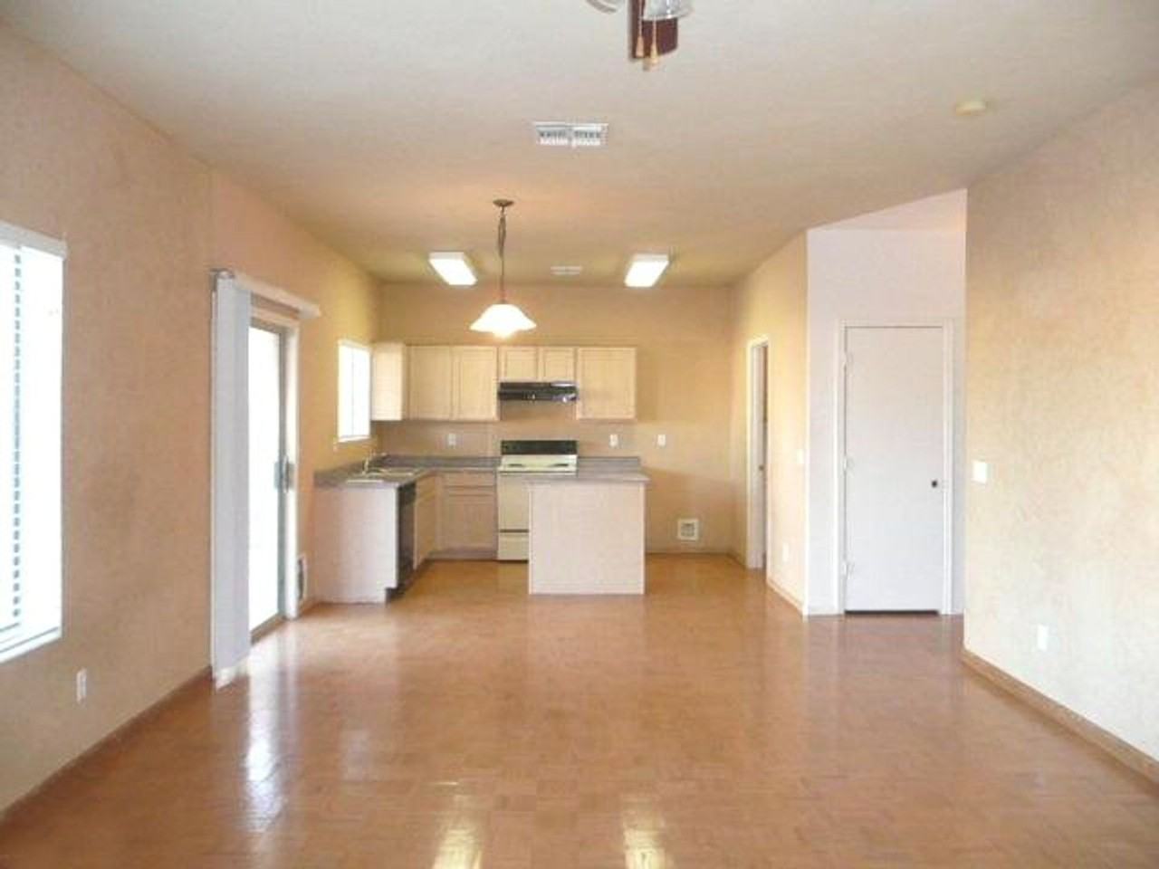 30469 N Plantation Dr - Photo 3 of 18