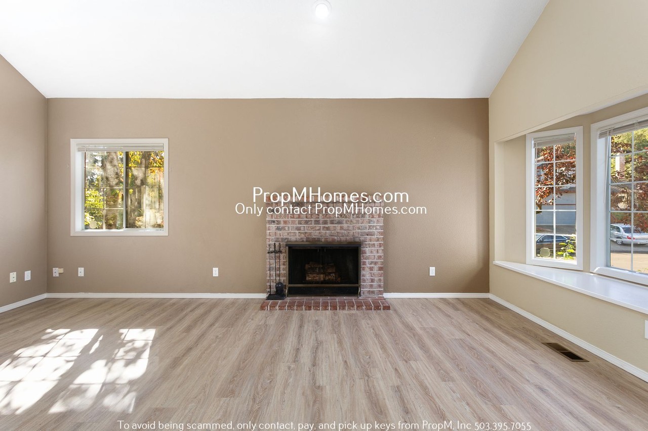 15770 Sw 82nd Ave - Photo 2 of 24