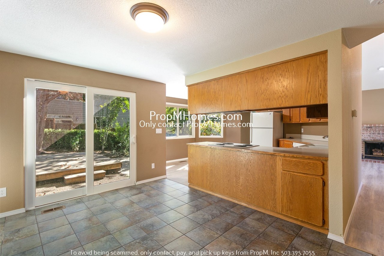 15770 Sw 82nd Ave - Photo 5 of 24