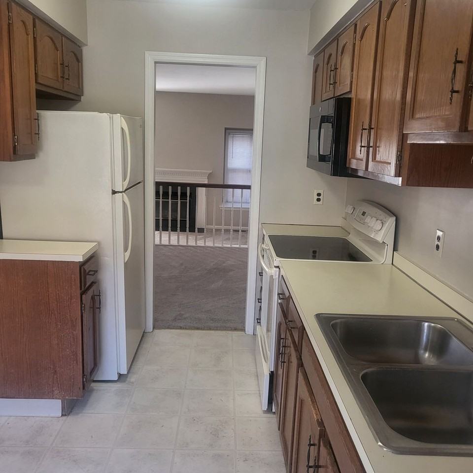 424 Briarcreek Dr - Photo 3 of 18