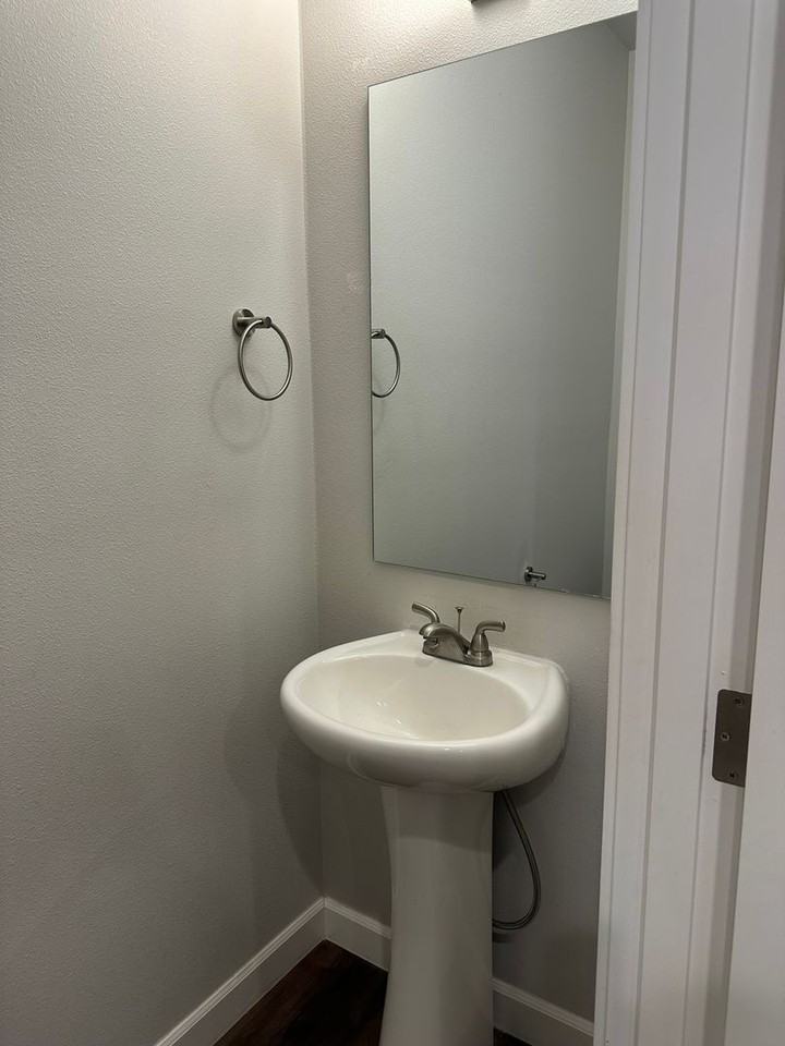 1704 Ne 146th St - Photo 7 of 23