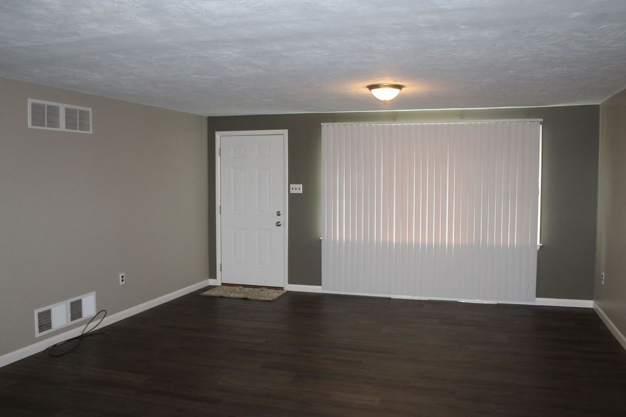 2212 Seitzville Rd - Photo 2 of 18