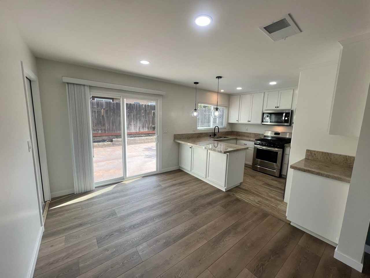 1925 Donahue Dr - Photo 2 of 28