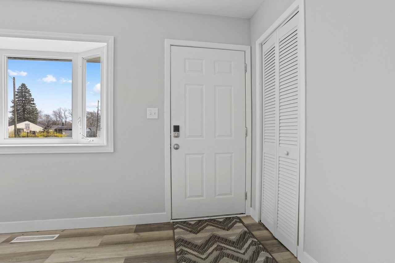 5322 Newport Rd - Photo 2 of 30