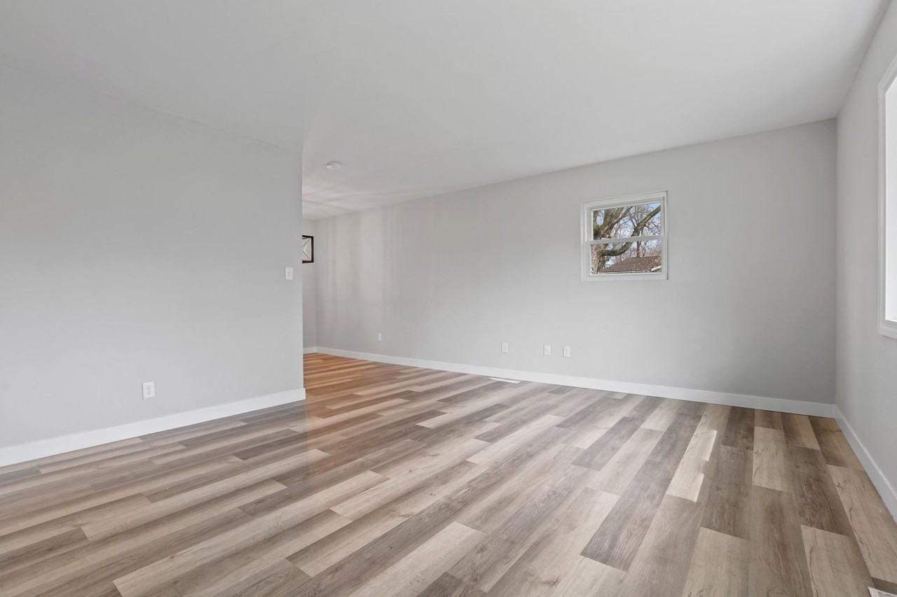 5322 Newport Rd - Photo 5 of 30