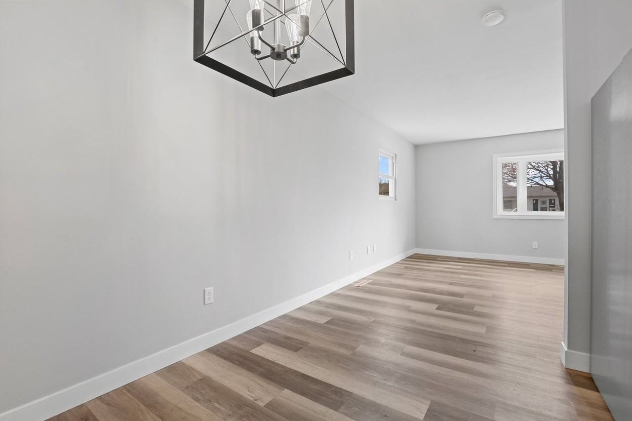 5322 Newport Rd - Photo 6 of 30