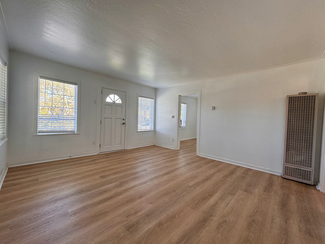 887 Taylor st - Photo 3 of 6