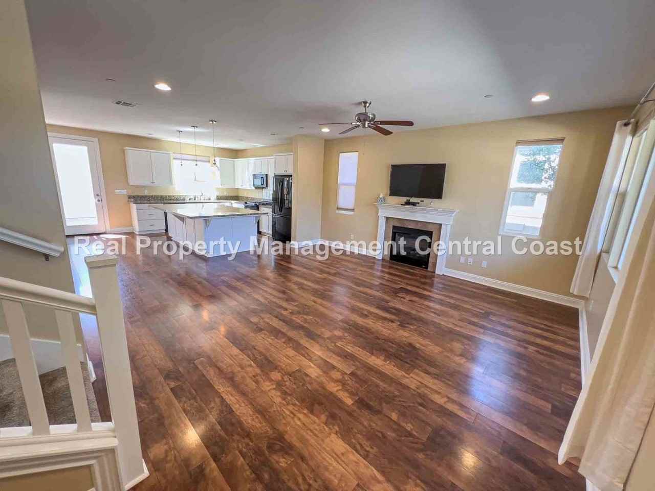 419 Junipero Way - Photo 3 of 26