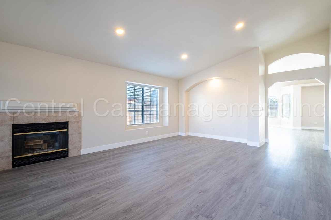 6101 Aruba Ct - Photo 4 of 29
