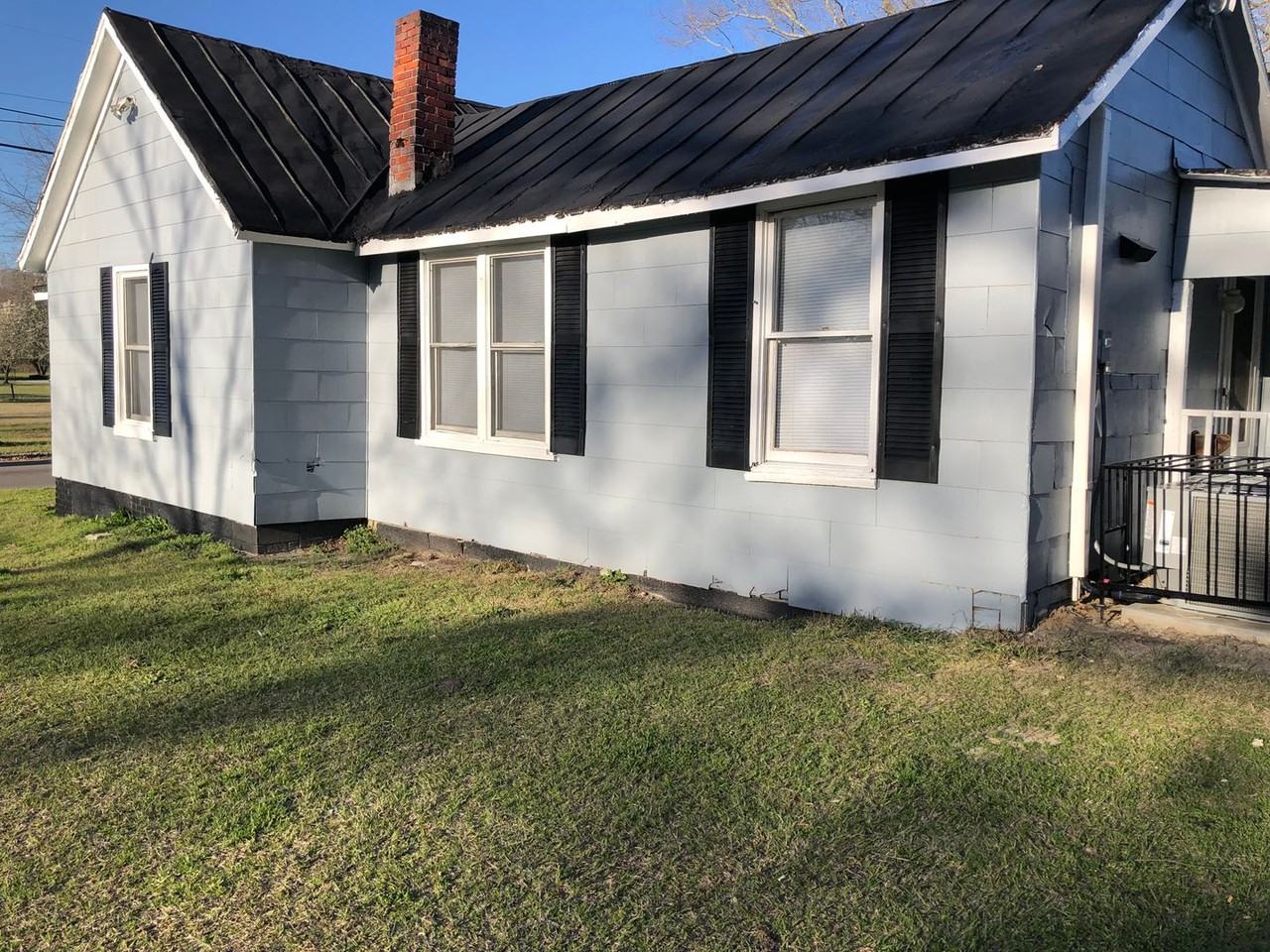 1105 Tower Hill Rd - Photo 2 of 12