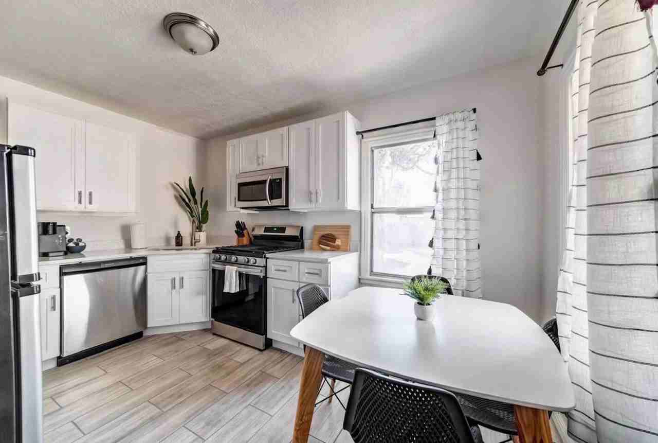 1104 E 230 S - Photo 3 of 17