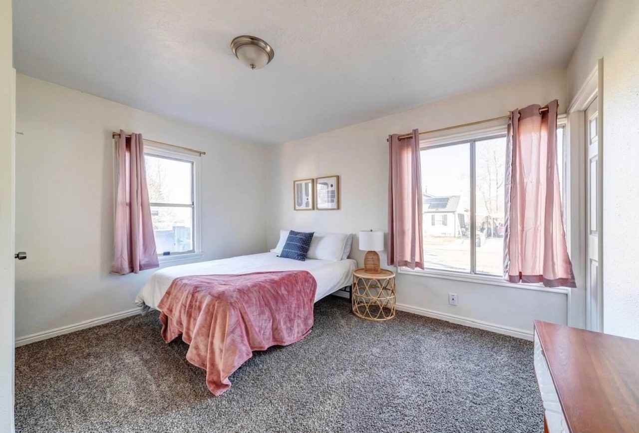 1104 E 230 S - Photo 4 of 17